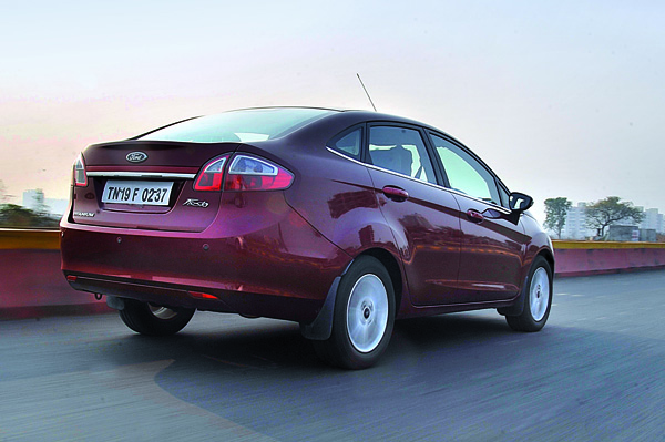 Renault Scala vs Ford Fiesta vs Skoda Rapid vs Hyundai Verna vs Honda City - Image 2